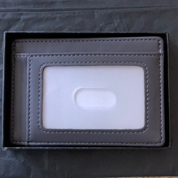 NIMALIST LEATHER AIRTAG WALLET - Picture 15 of 16